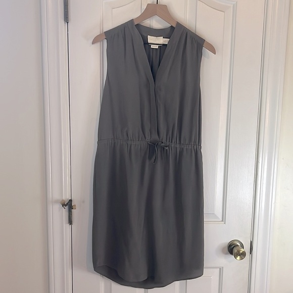 Cynthia Rowley | 100% Silk Taupe Drawstring V-neck Sleeveless Midi Dress Sz 6 - Picture 3 of 12